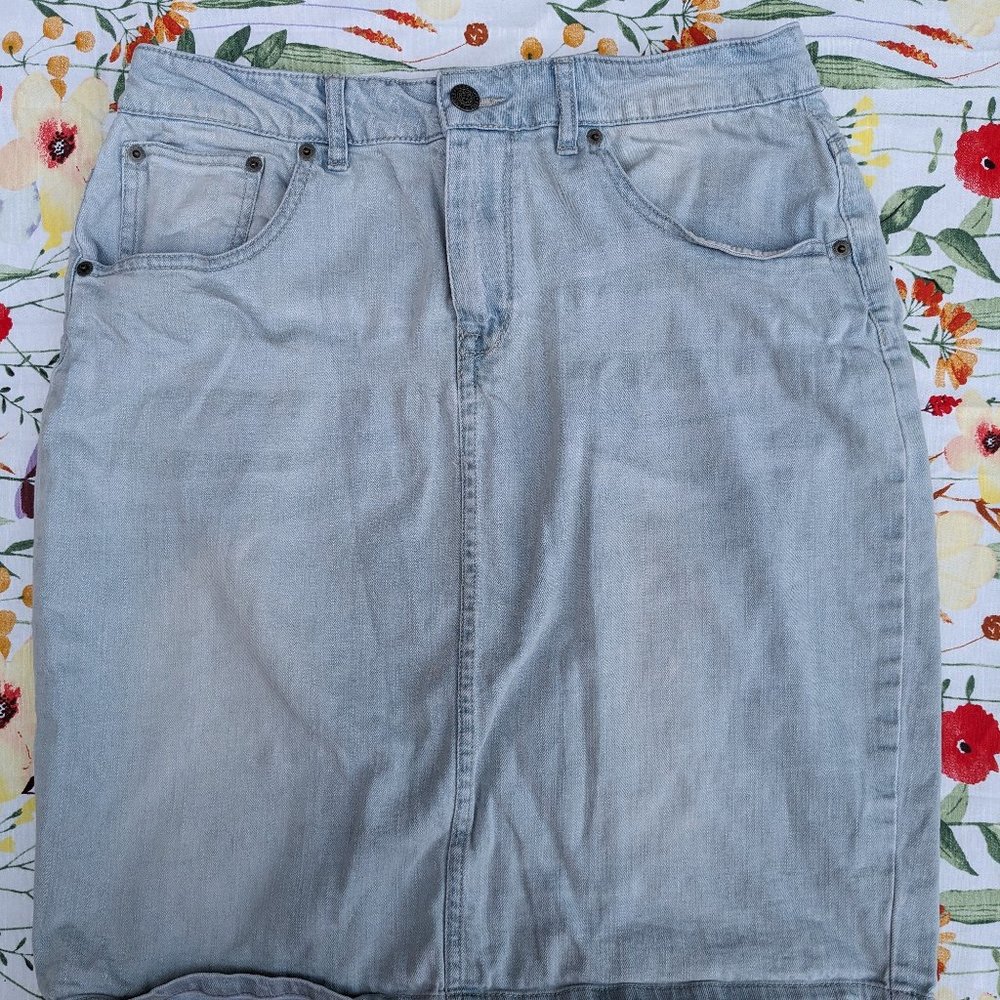 Jean Skirt - Size 8 - Kennth Cole